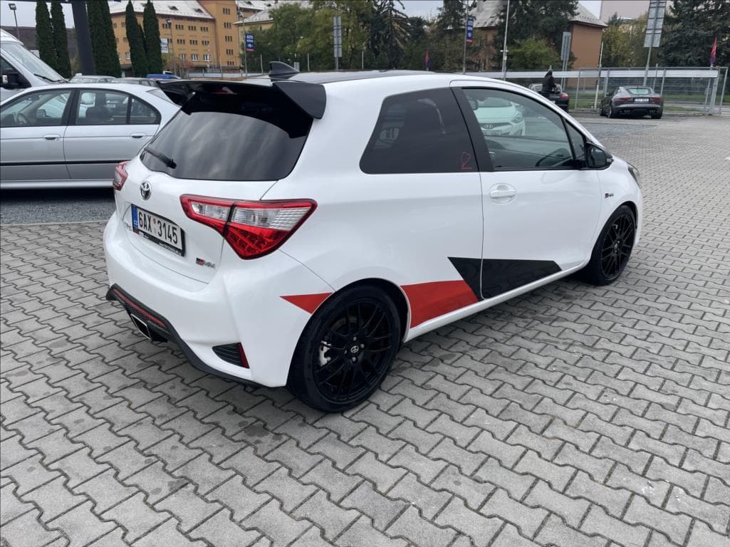 2018 Toyota YARIS - 4