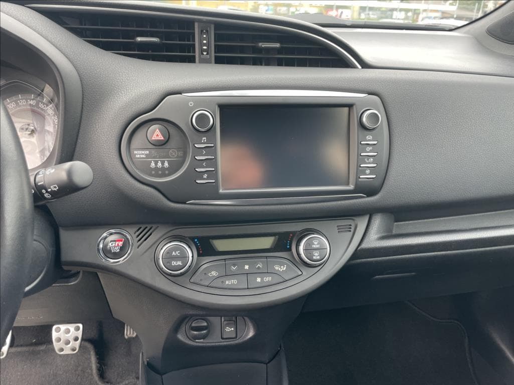 2018 Toyota YARIS - 9
