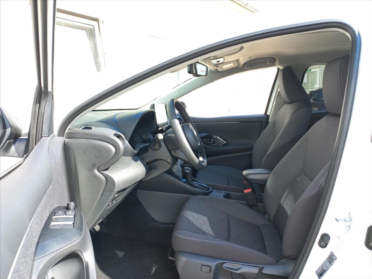 2026 Toyota YARIS - 8