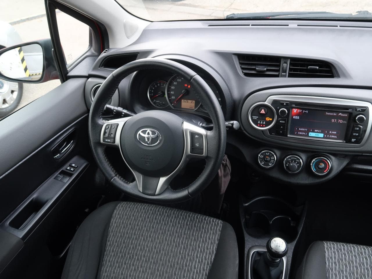 2013 Toyota YARIS - 9