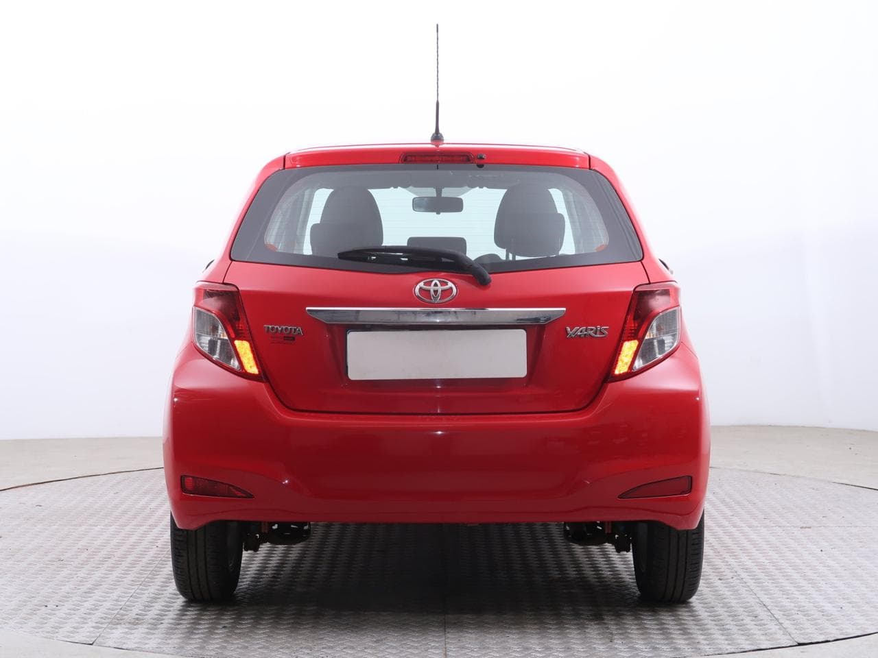 2013 Toyota YARIS - 6