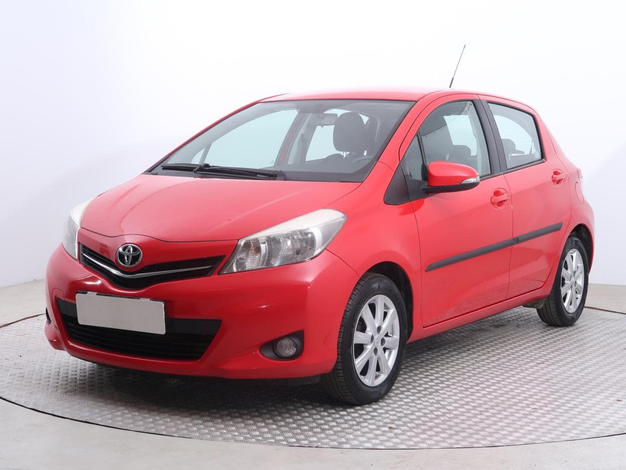 2013 Toyota YARIS - 3