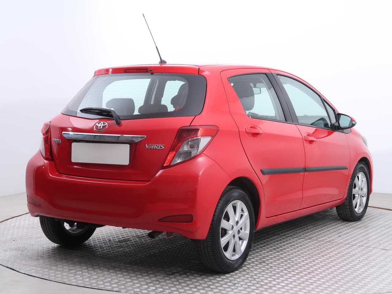 2013 Toyota YARIS - 7
