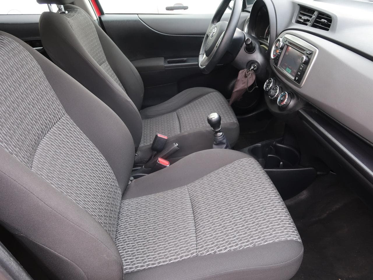 2013 Toyota YARIS - 12