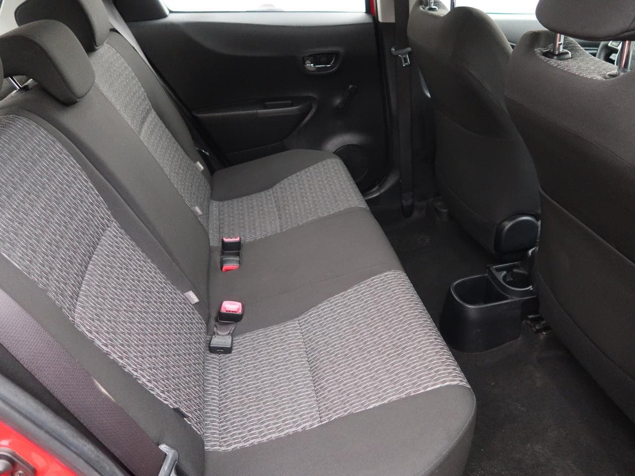 2013 Toyota YARIS - 13