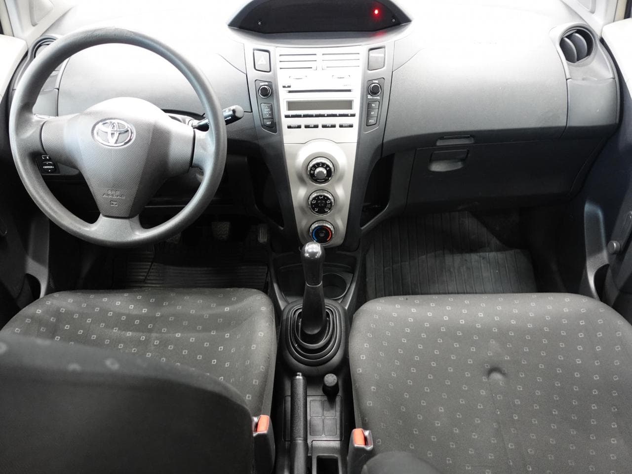 2007 Toyota YARIS - 8