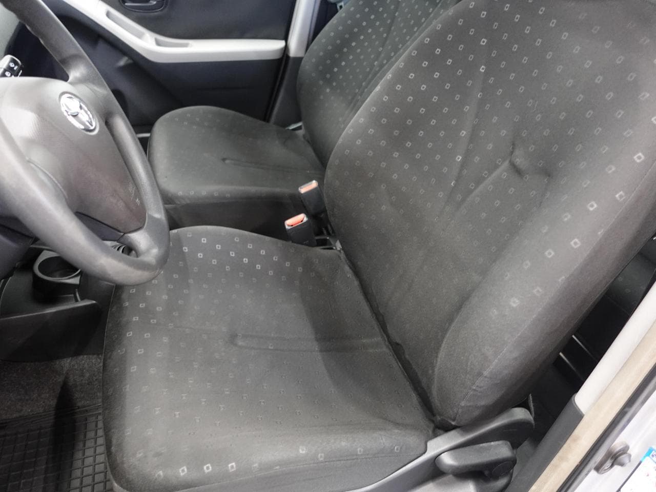 2007 Toyota YARIS - 9