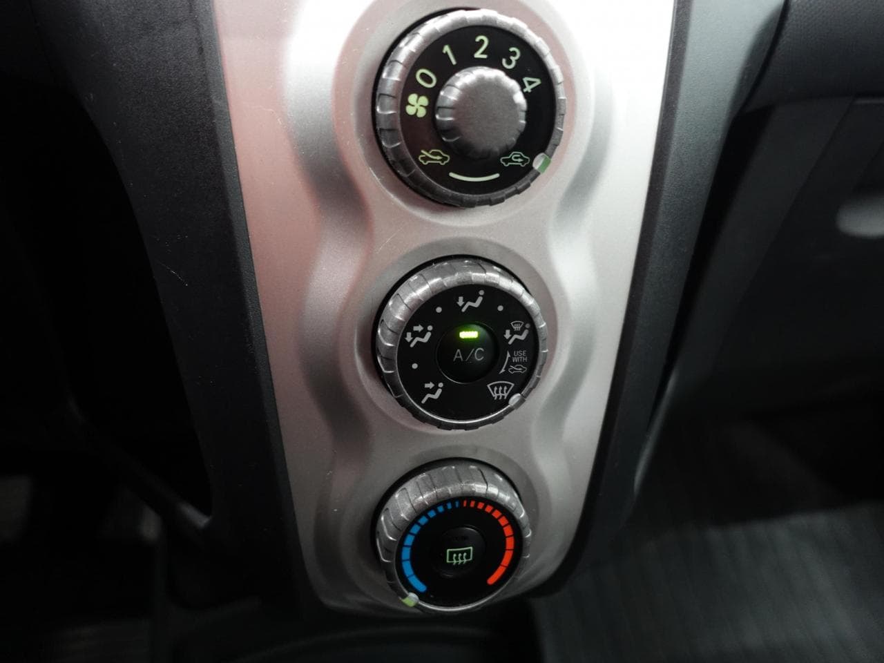 2007 Toyota YARIS - 15