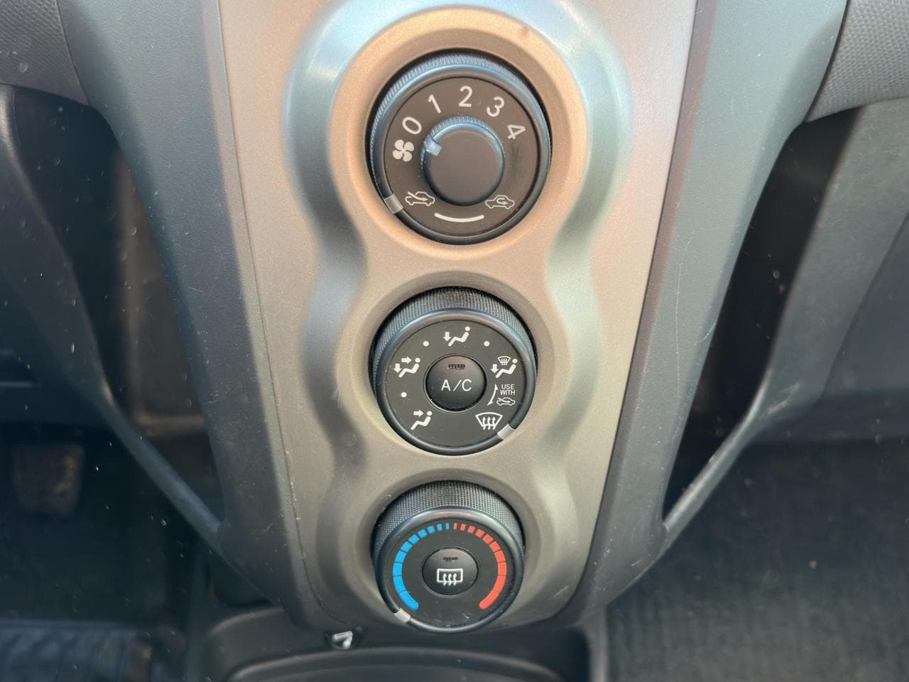 2009 Toyota YARIS - 18