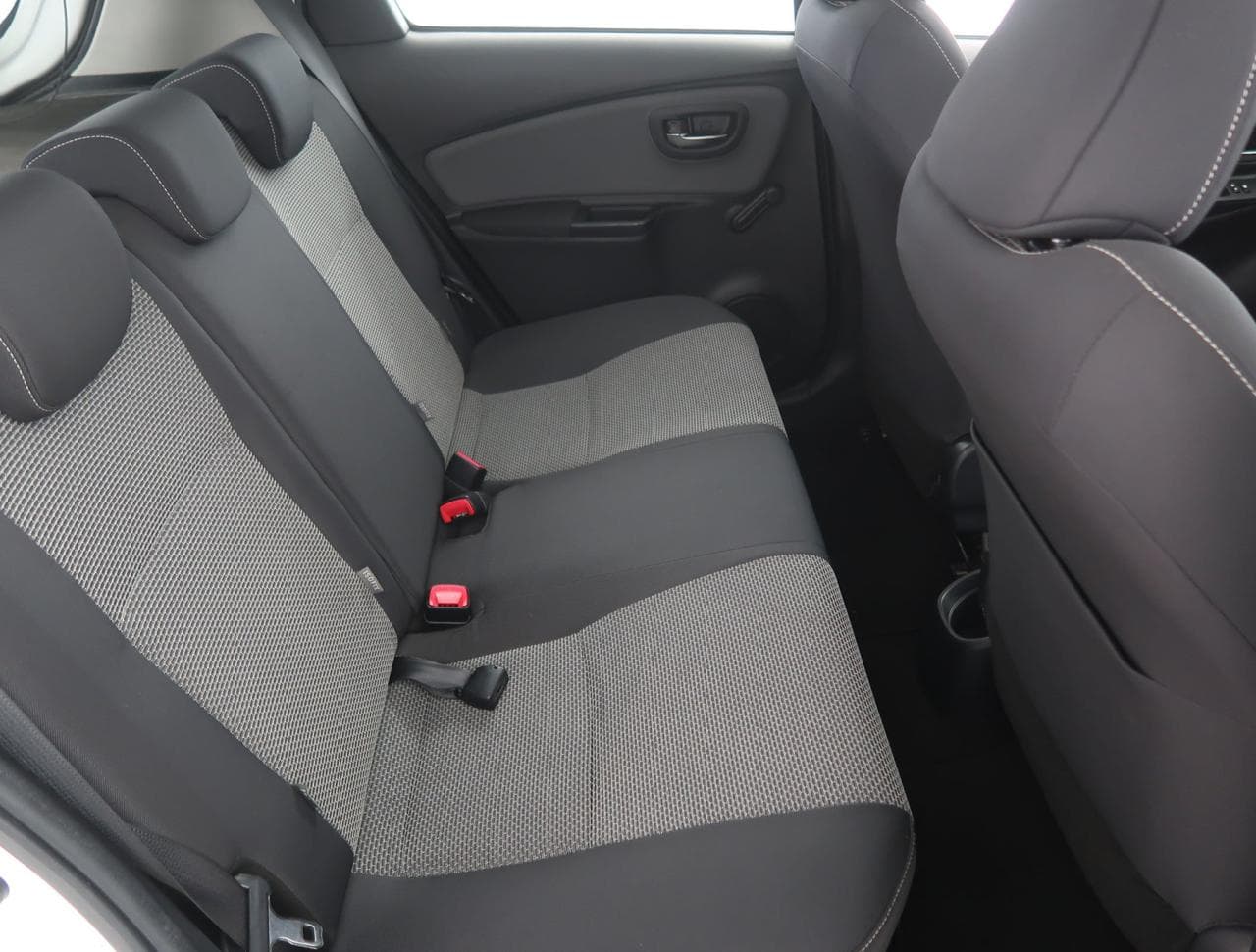 2015 Toyota YARIS - 15