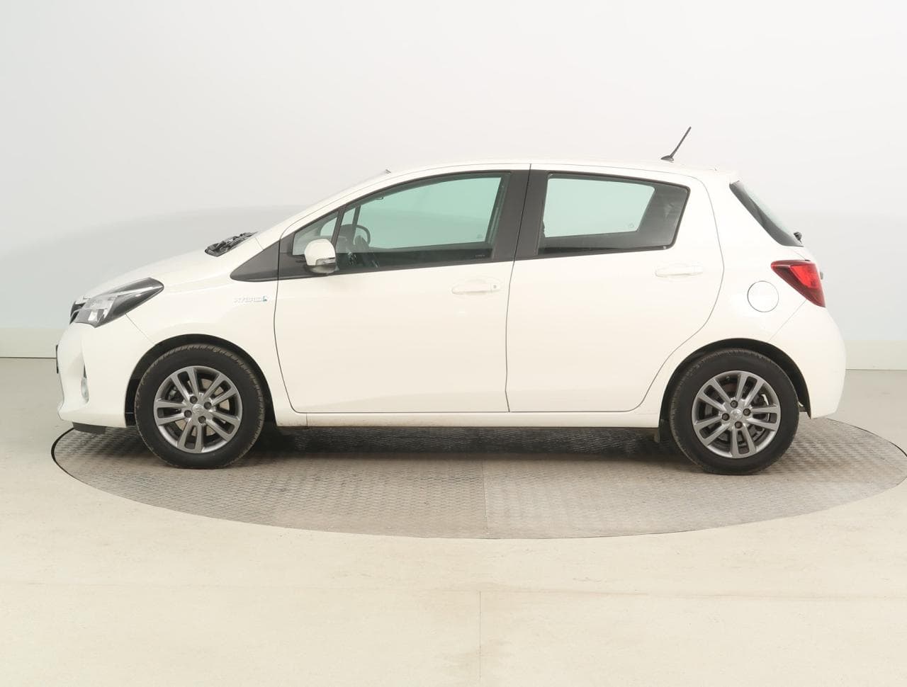 2015 Toyota YARIS - 4