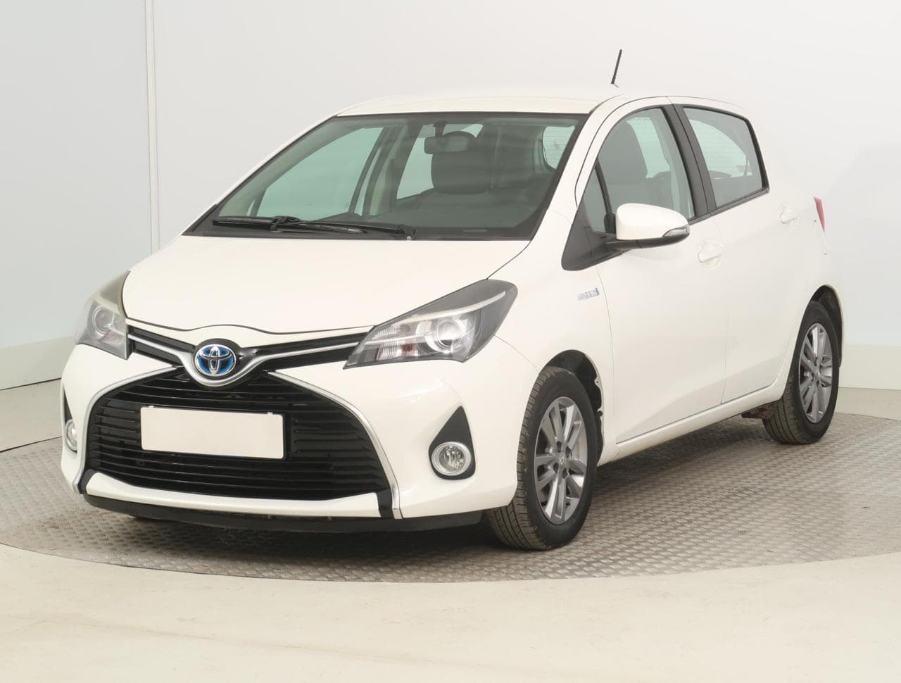 2015 Toyota YARIS - 3