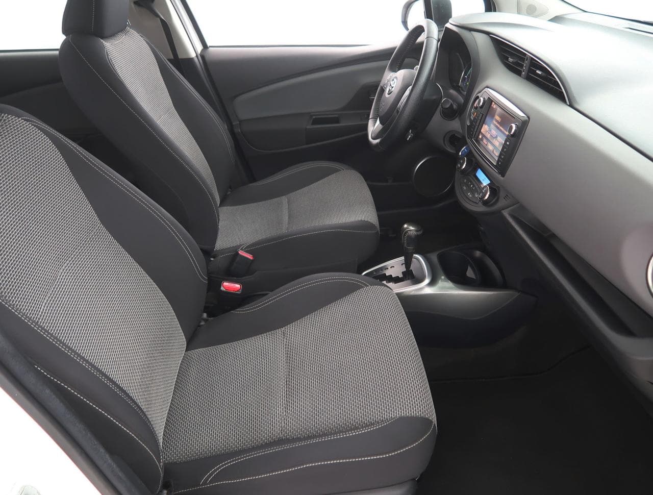 2015 Toyota YARIS - 14