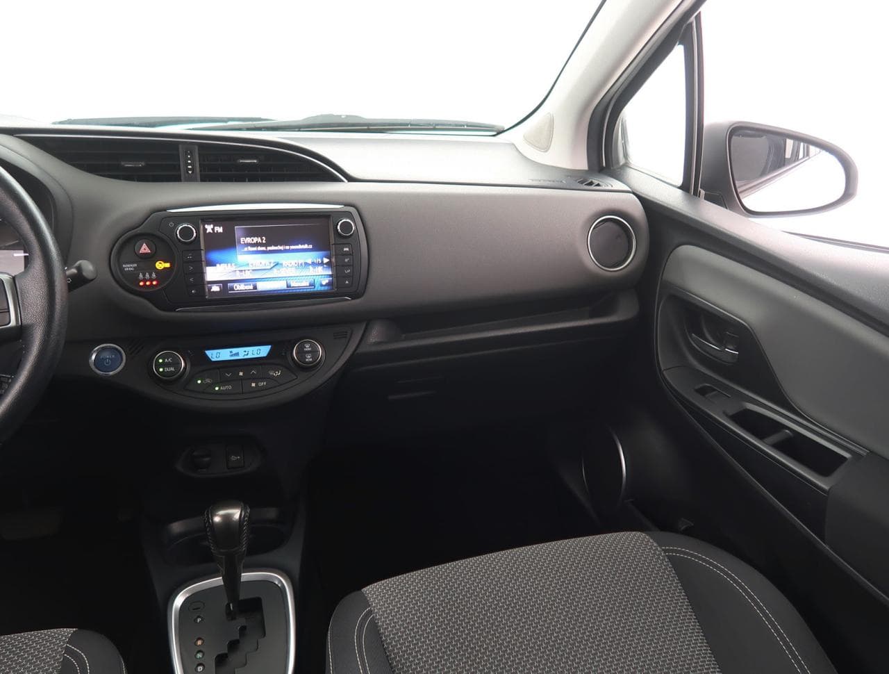2015 Toyota YARIS - 12