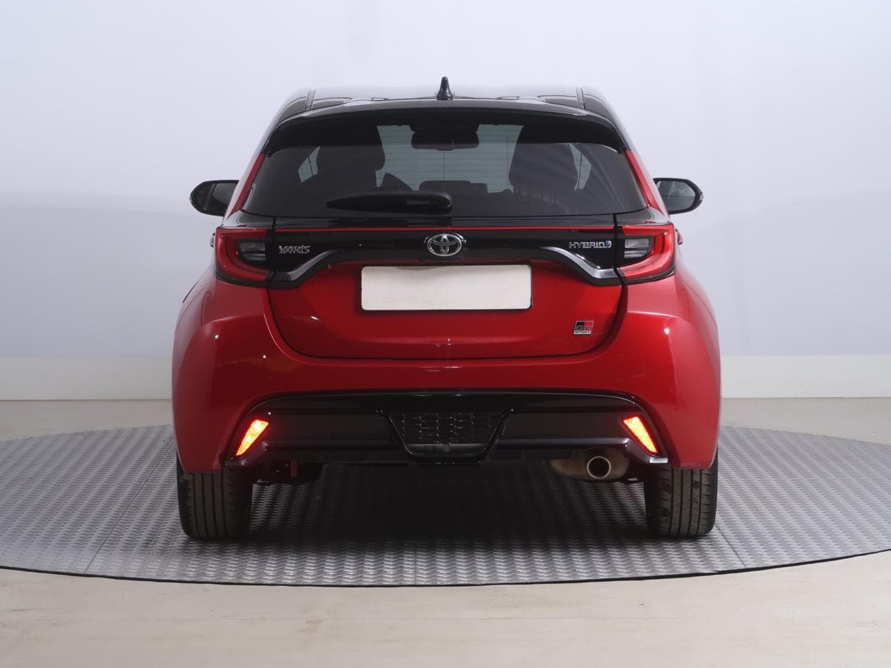 2023 Toyota YARIS - 10