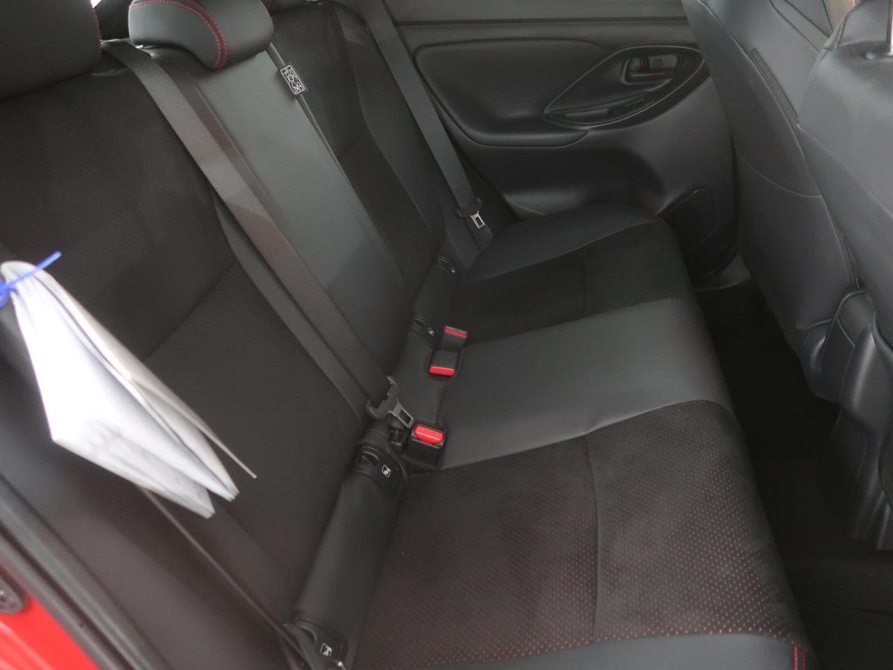 2023 Toyota YARIS - 23
