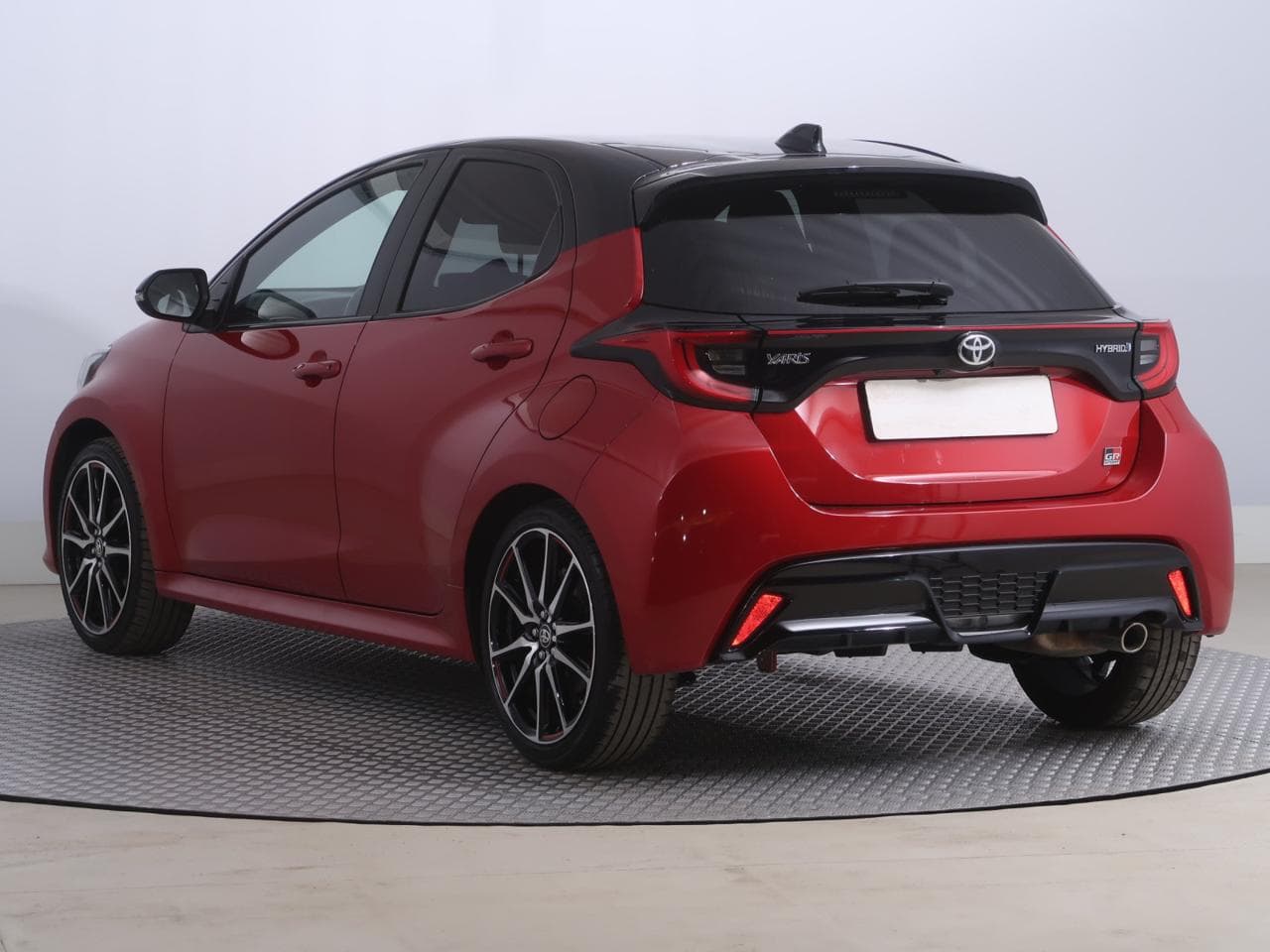 2023 Toyota YARIS - 8