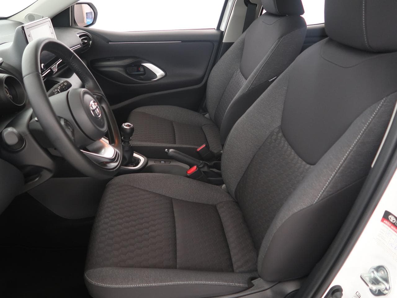 2023 Toyota YARIS - 16
