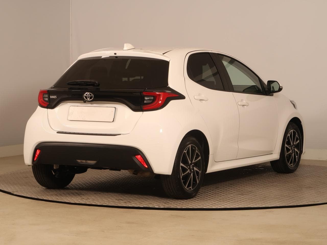 2023 Toyota YARIS - 7