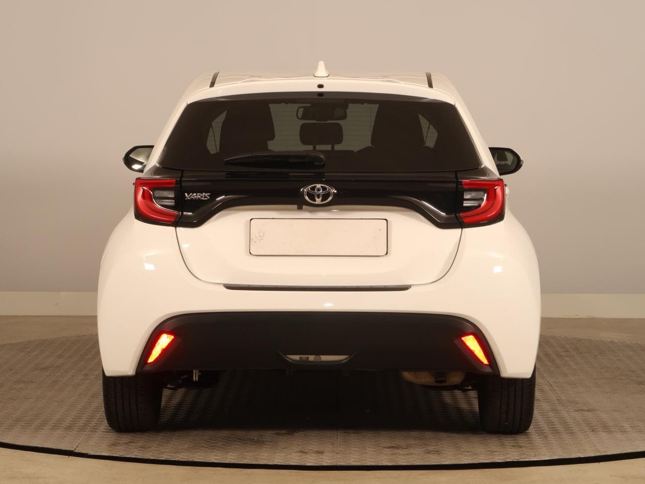 2023 Toyota YARIS - 6
