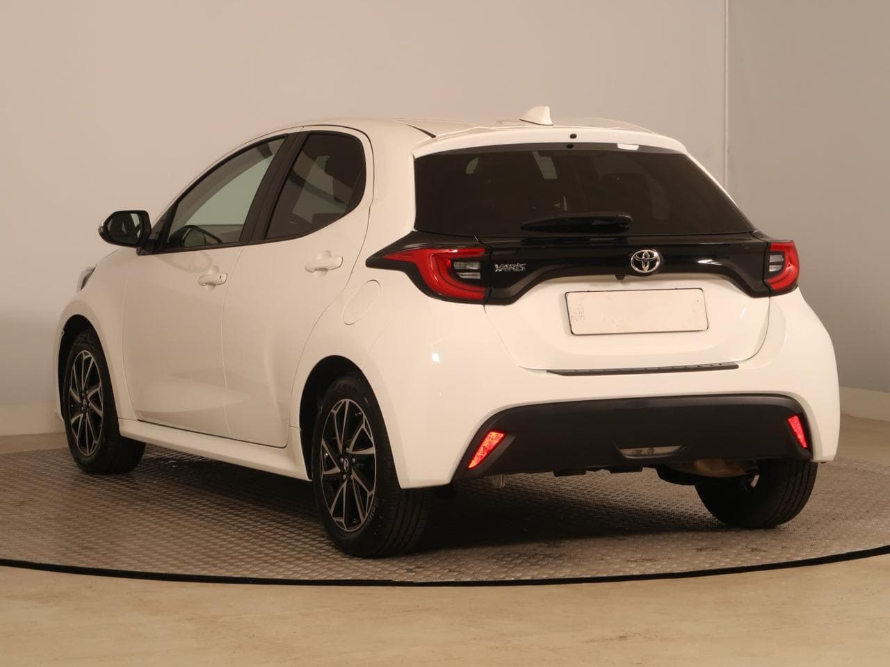 2023 Toyota YARIS - 5