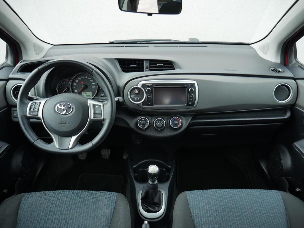 2012 Toyota YARIS - 8