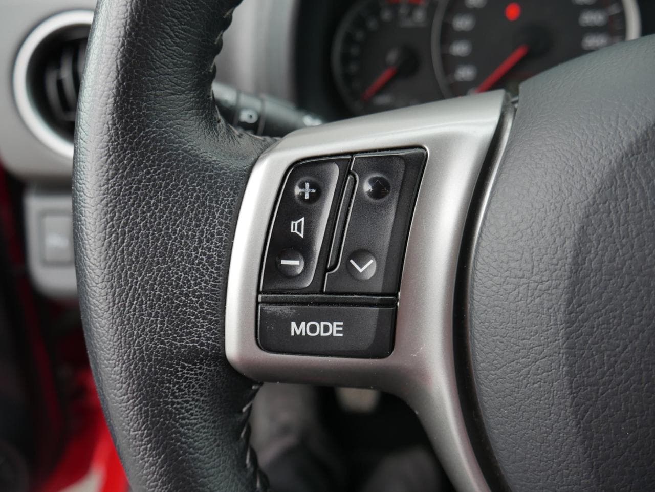 2012 Toyota YARIS - 12