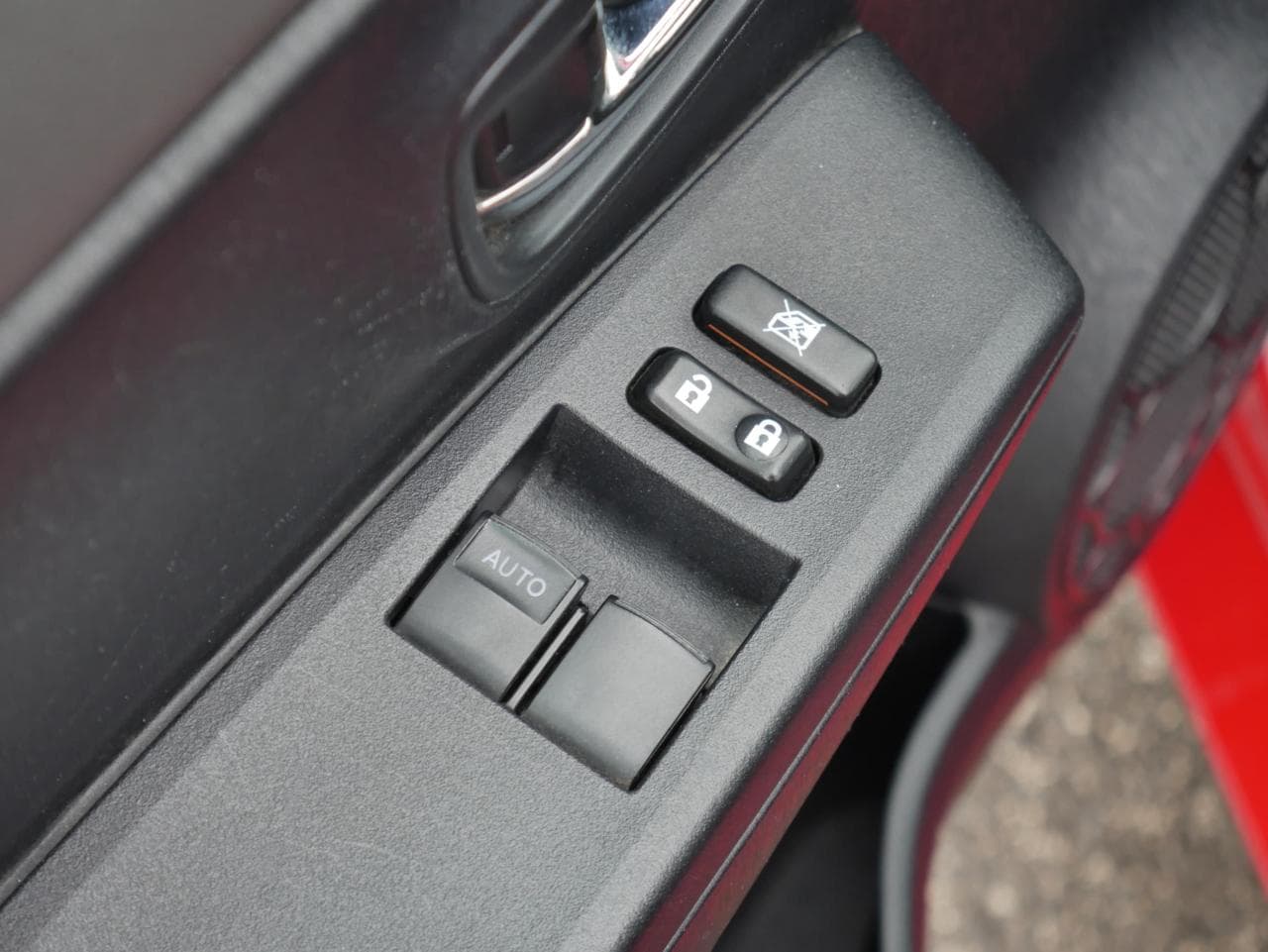 2012 Toyota YARIS - 18