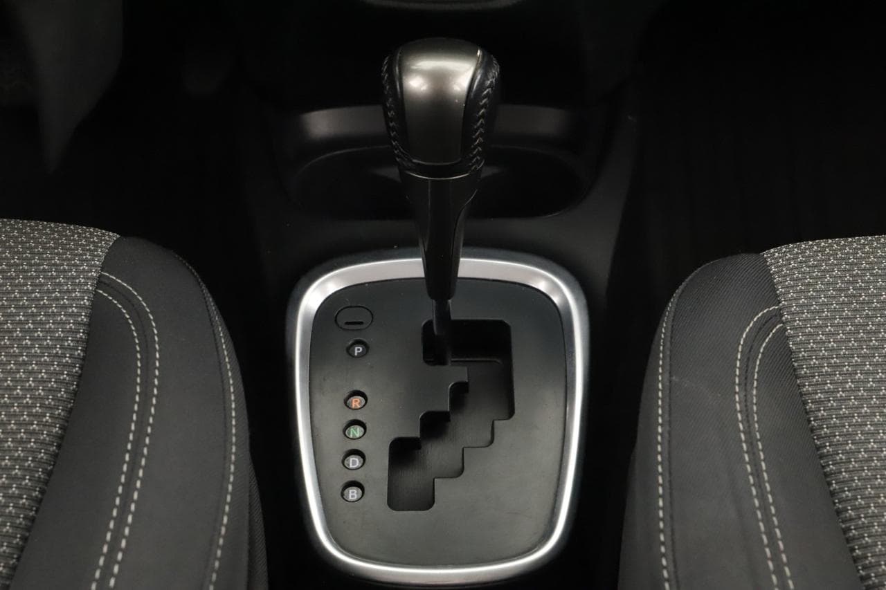 2016 Toyota YARIS - 16