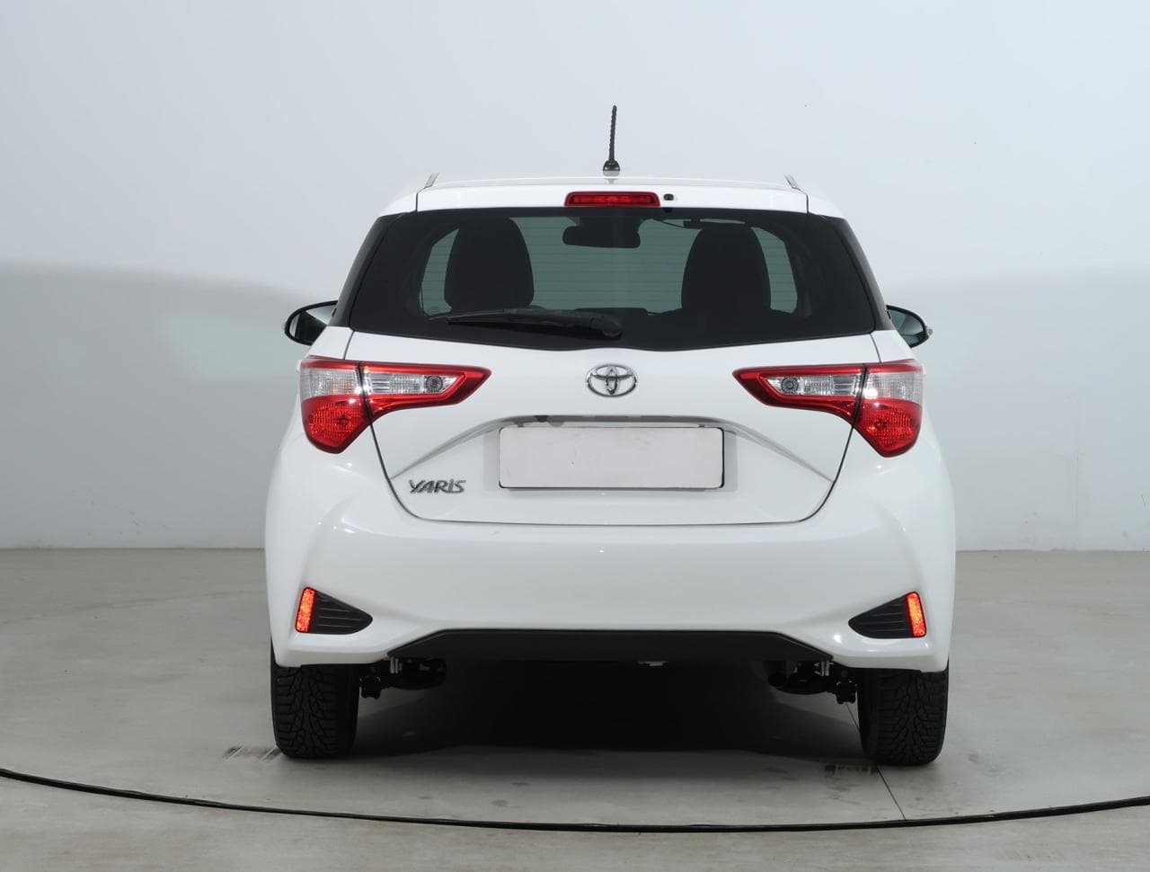 2019 Toyota YARIS - 6