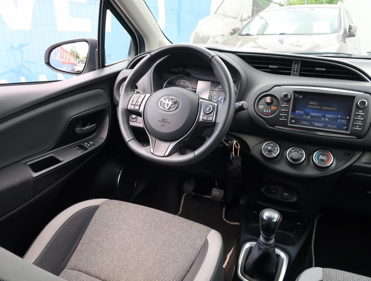 2019 Toyota YARIS - 9
