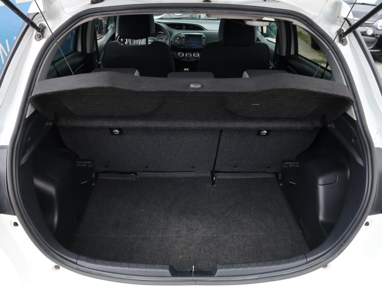 2019 Toyota YARIS - 19