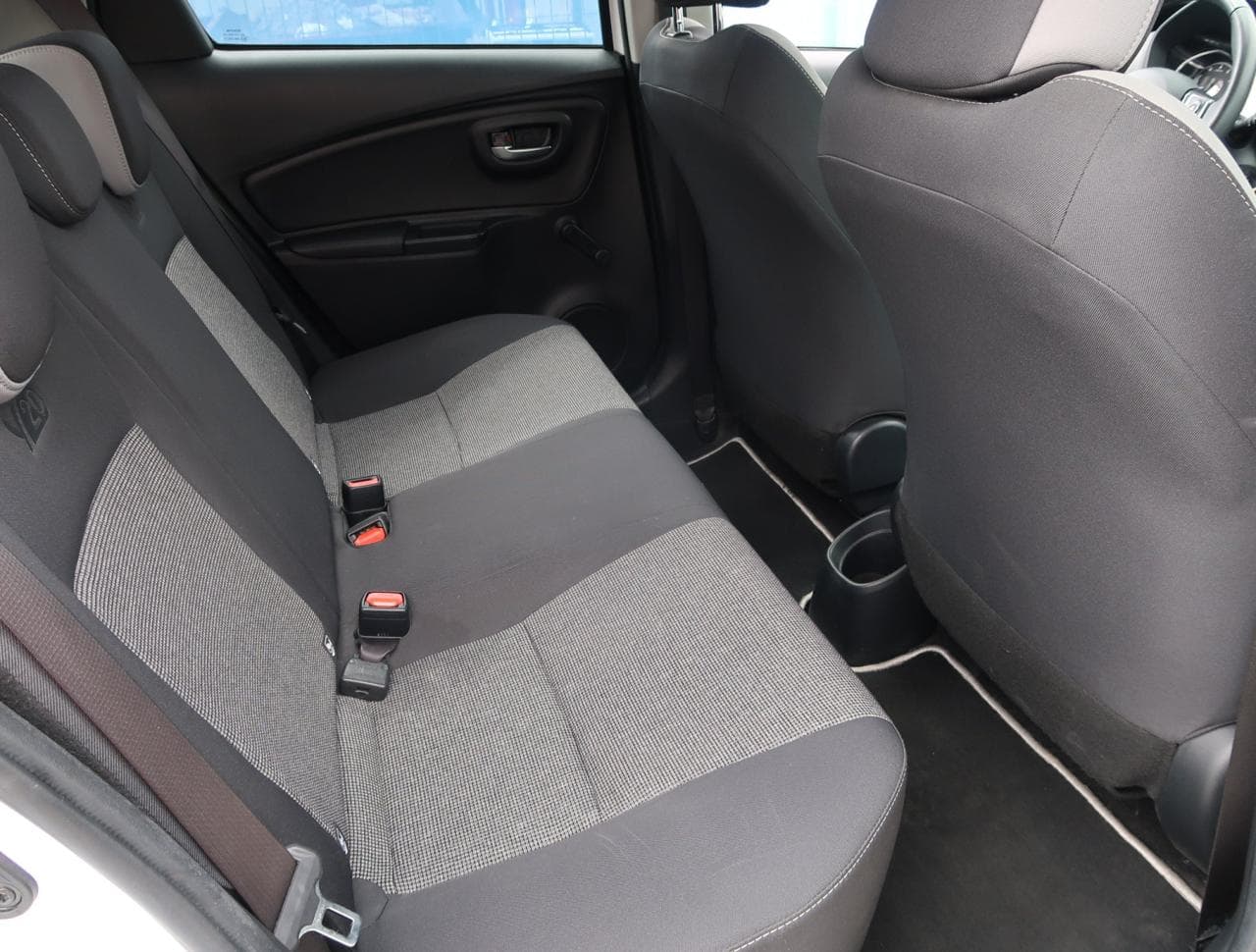 2019 Toyota YARIS - 13
