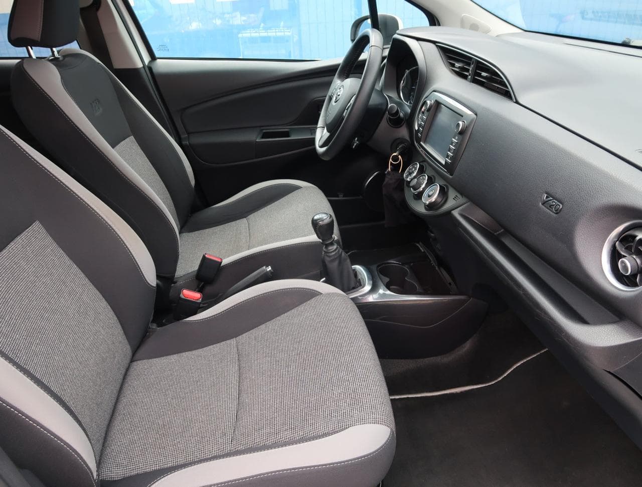 2019 Toyota YARIS - 12
