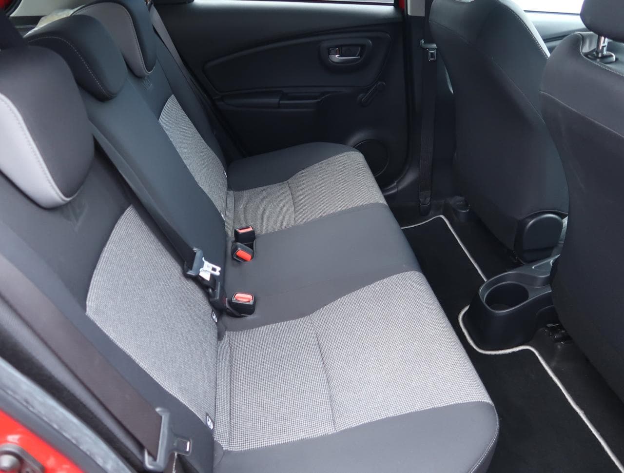 2020 Toyota YARIS - 13