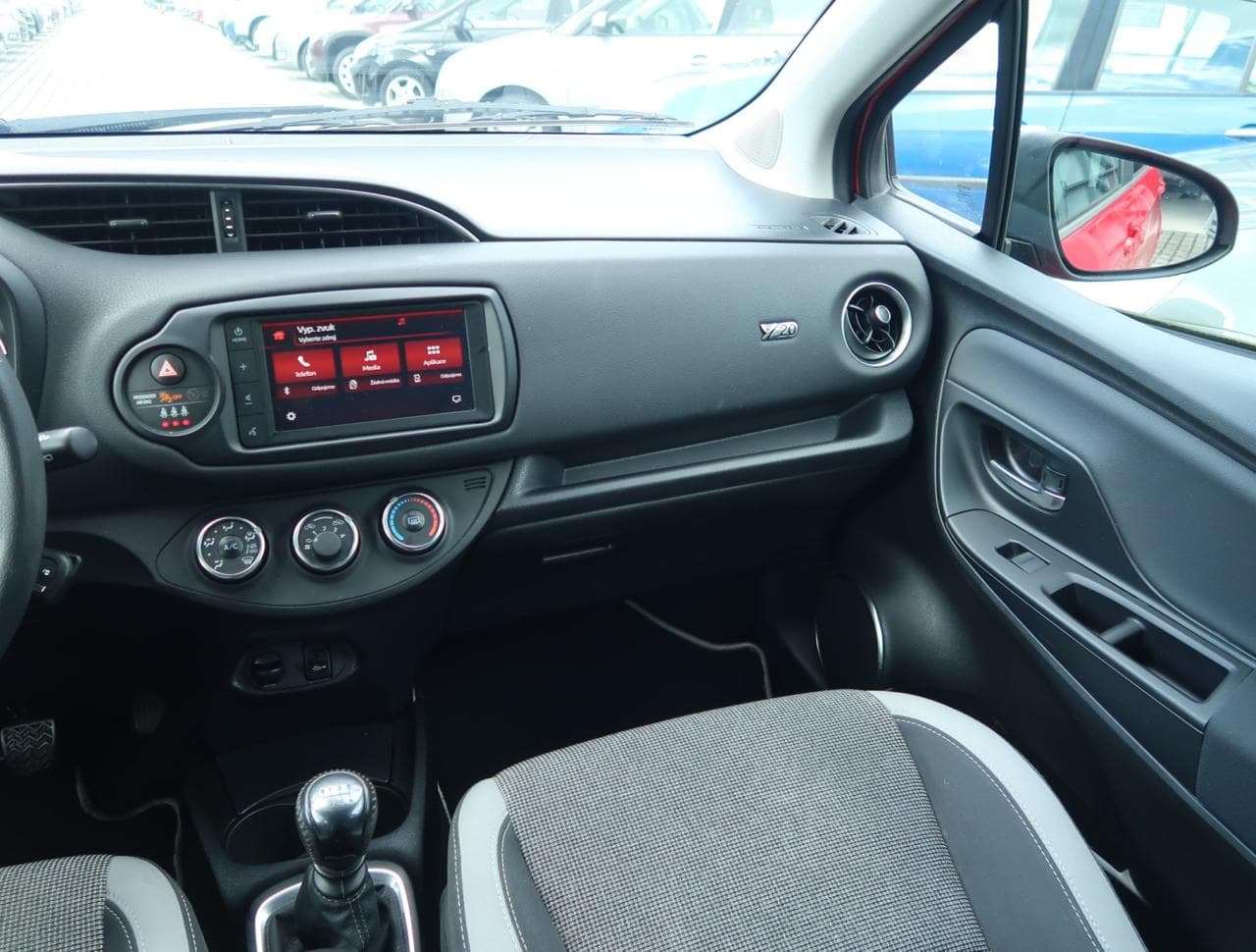 2020 Toyota YARIS - 11