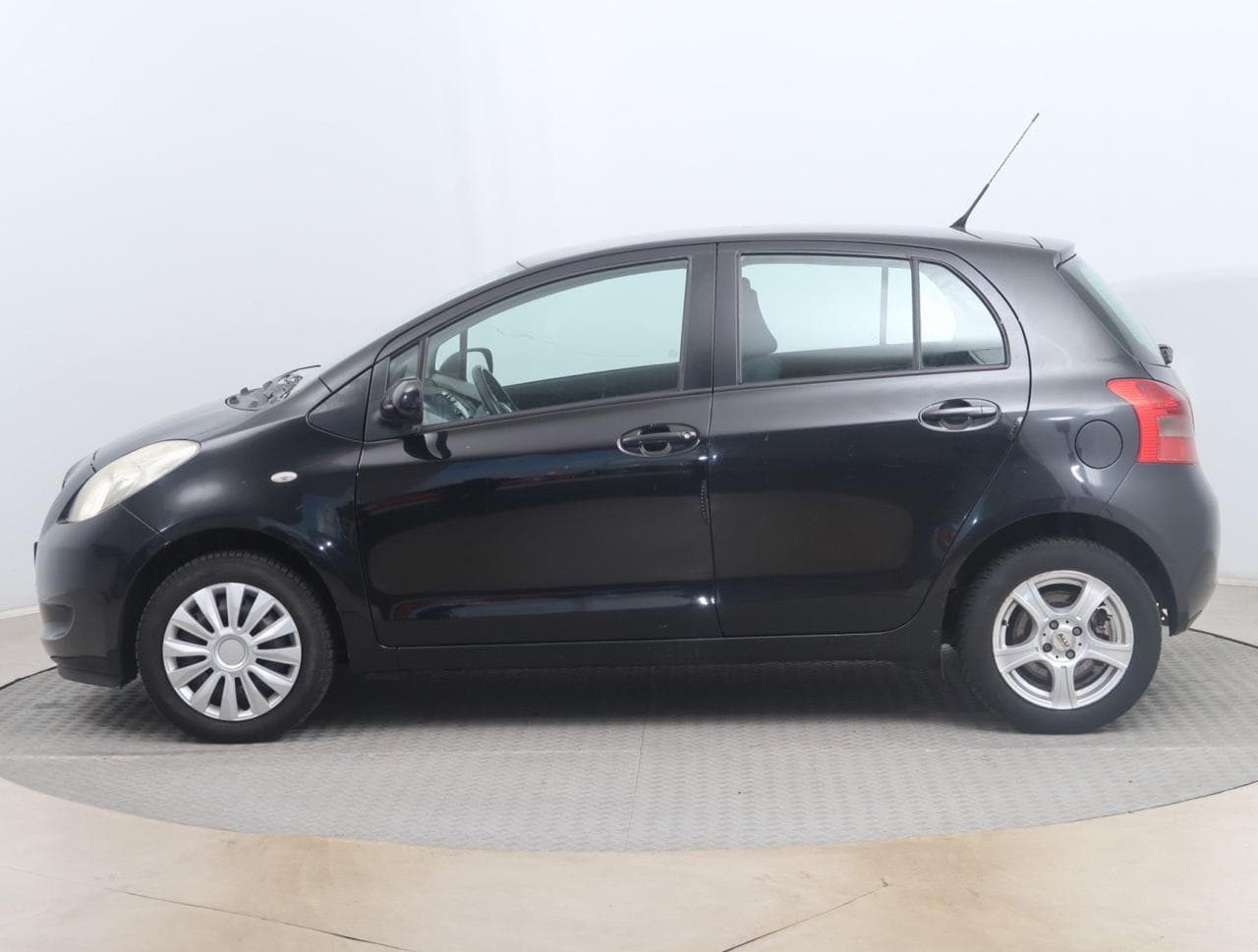 2008 Toyota YARIS - 4