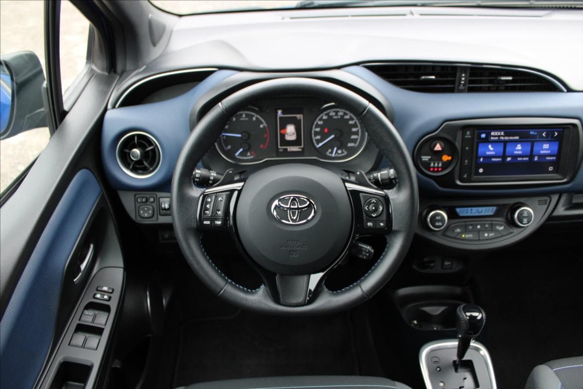 2020 Toyota YARIS - 11