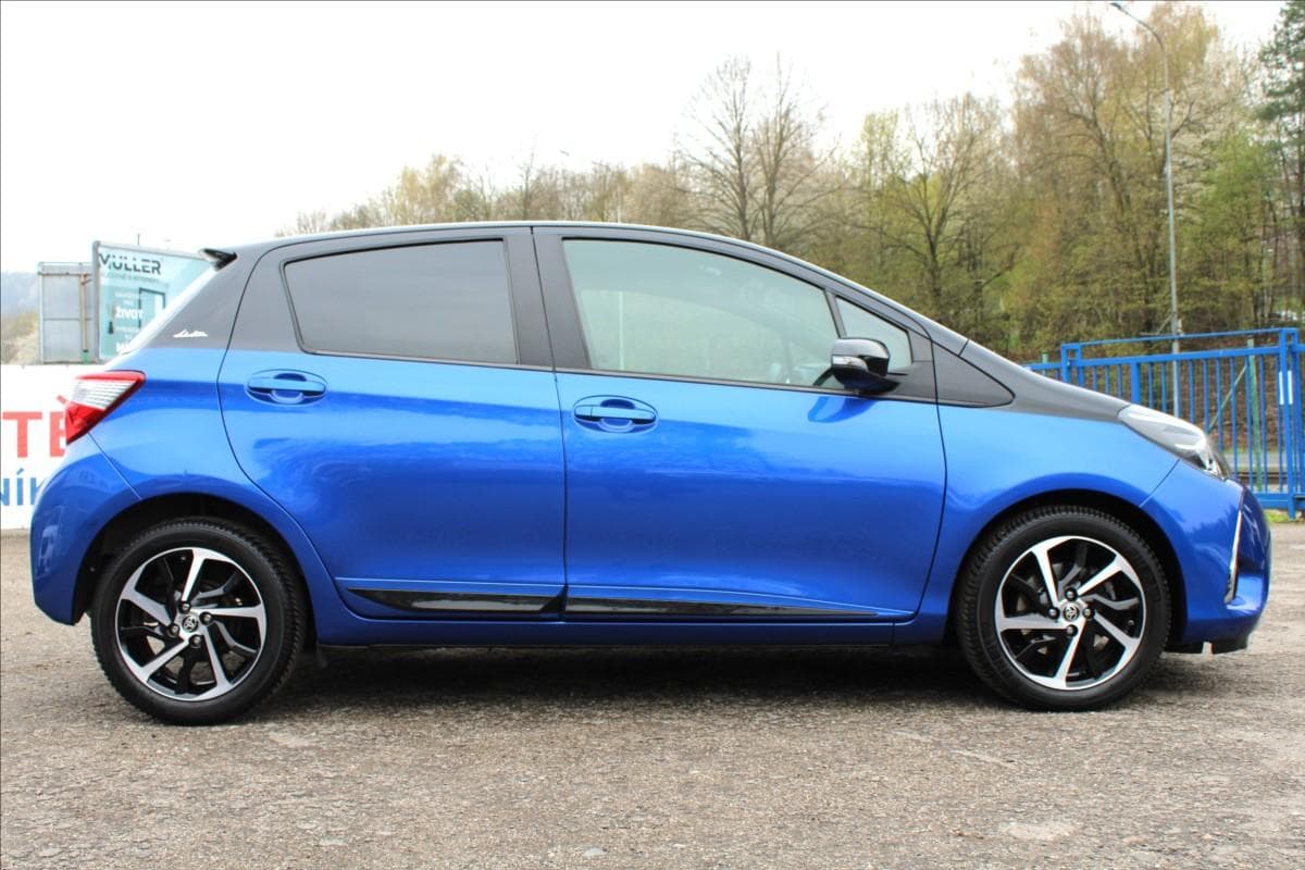 2020 Toyota YARIS - 3