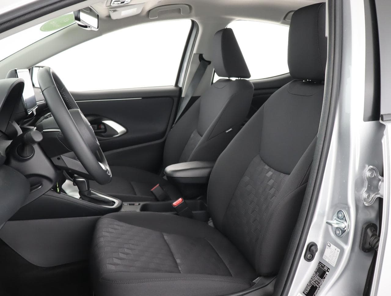 2024 Toyota YARIS - 16