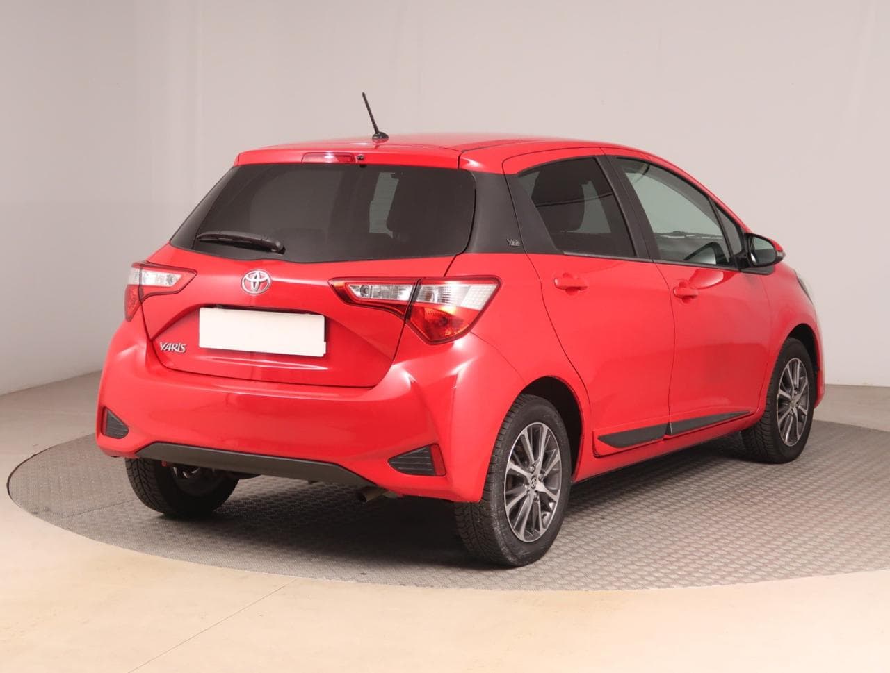 2020 Toyota YARIS - 7