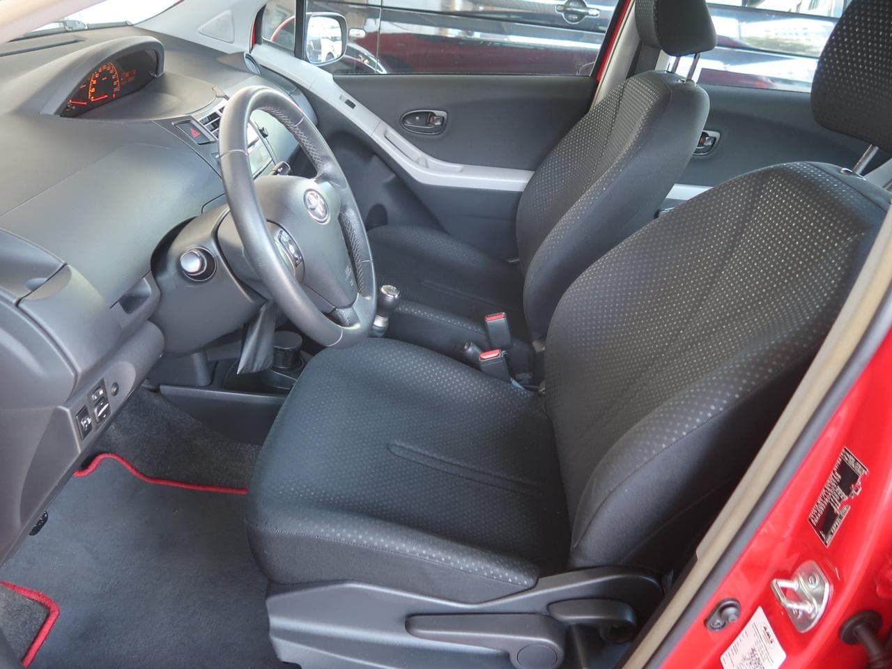 2010 Toyota YARIS - 15