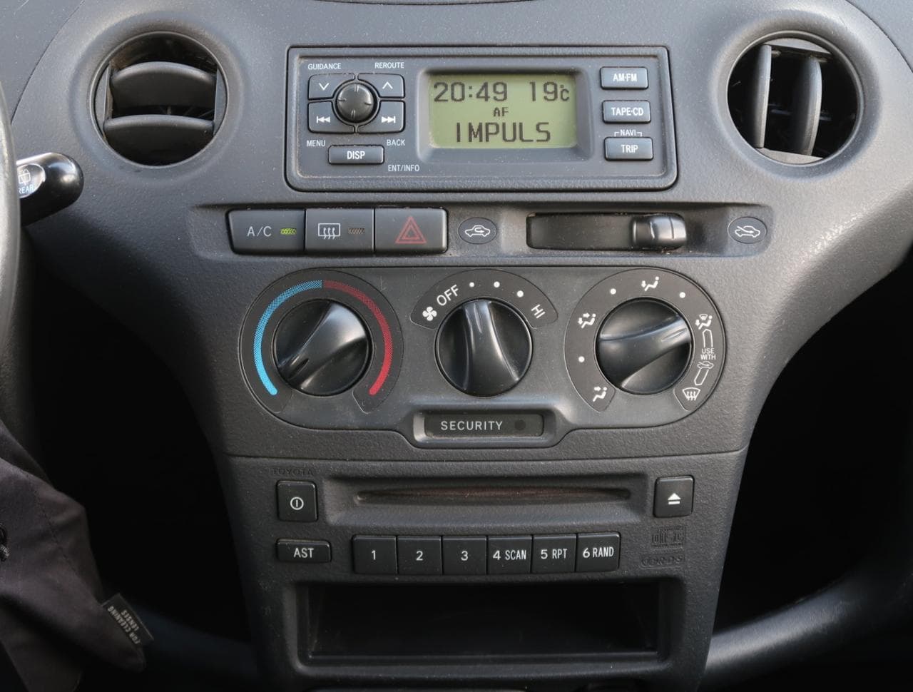 2006 Toyota YARIS - 18