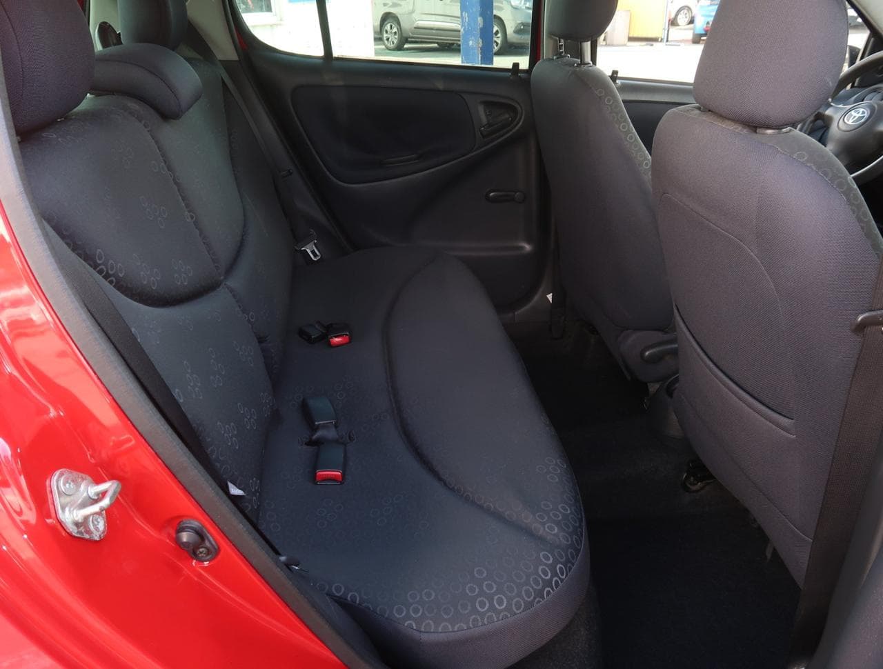 2006 Toyota YARIS - 13