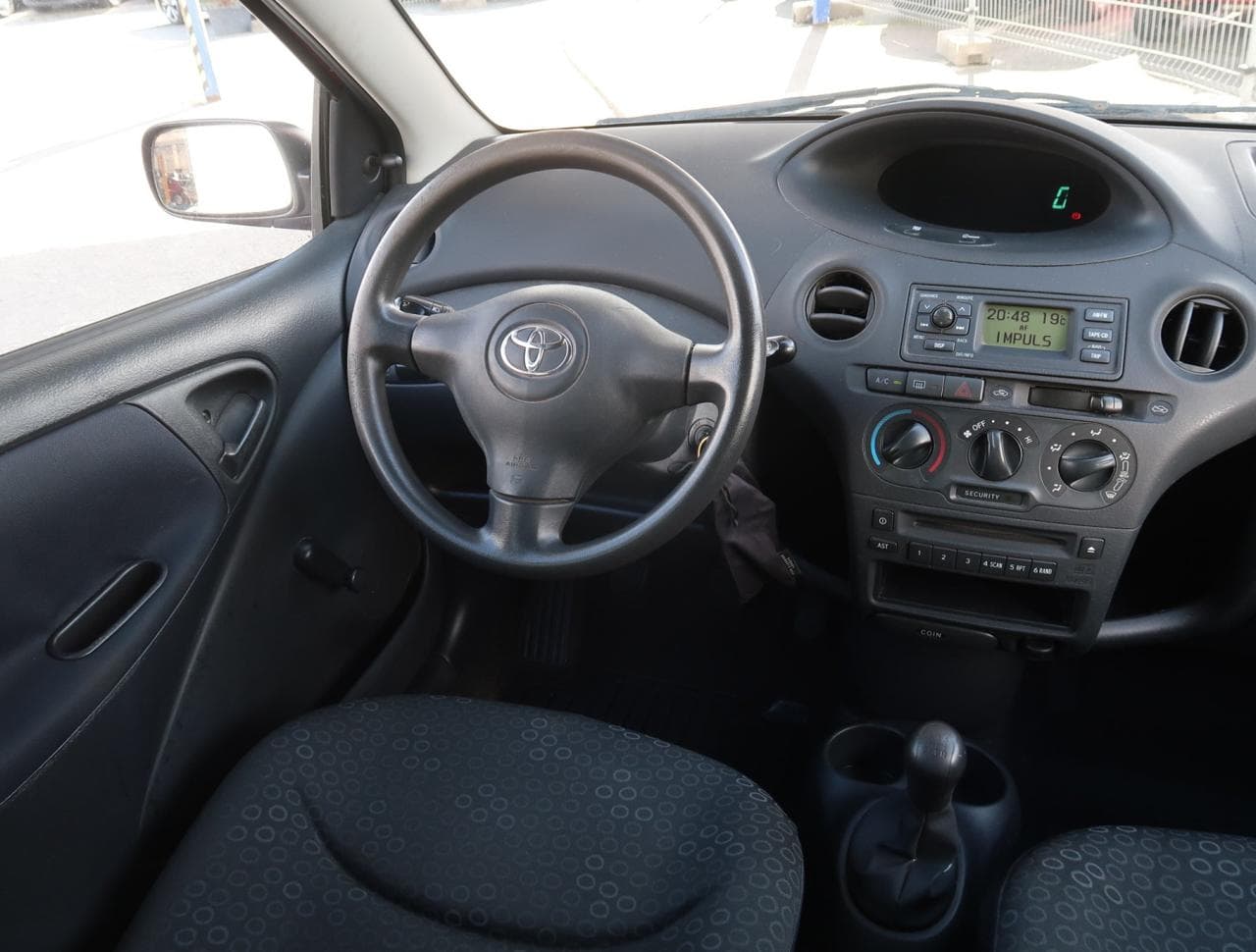2006 Toyota YARIS - 9