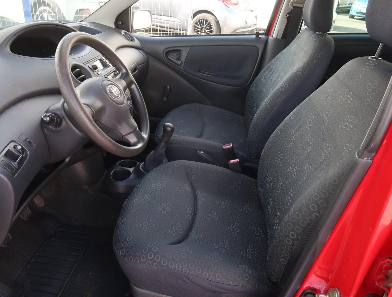 2006 Toyota YARIS - 16
