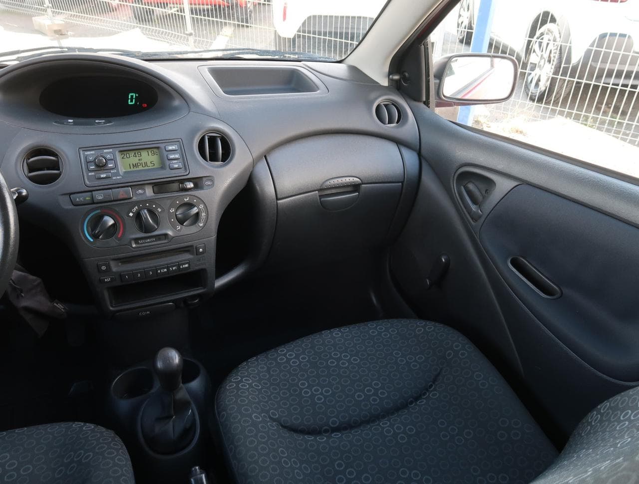 2006 Toyota YARIS - 11