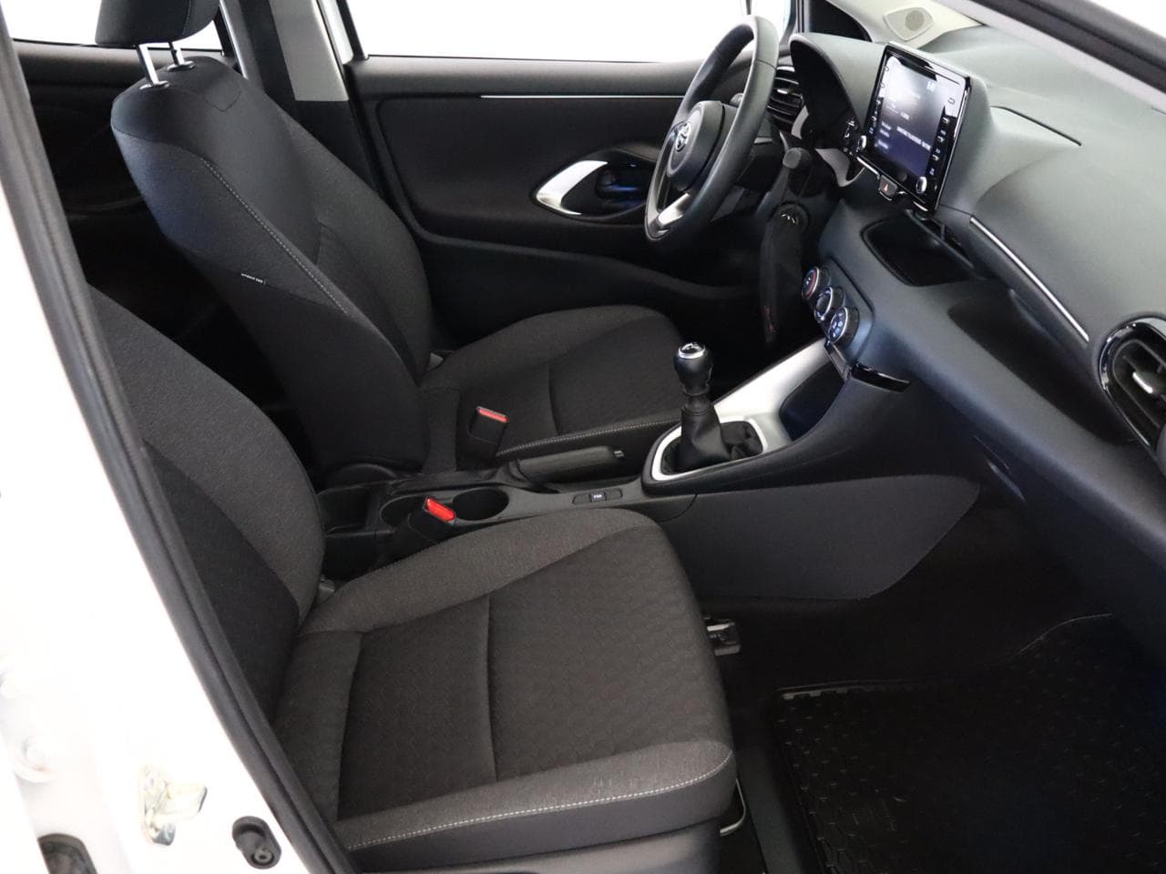 2023 Toyota YARIS - 10