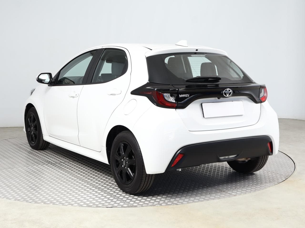 2023 Toyota YARIS - 5