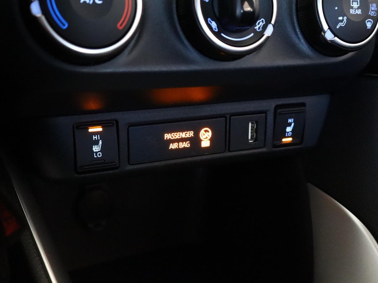 2023 Toyota YARIS - 18